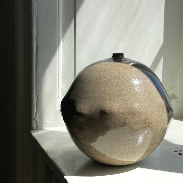 Stoneware Vase no. 6 vase Viki Weiland 