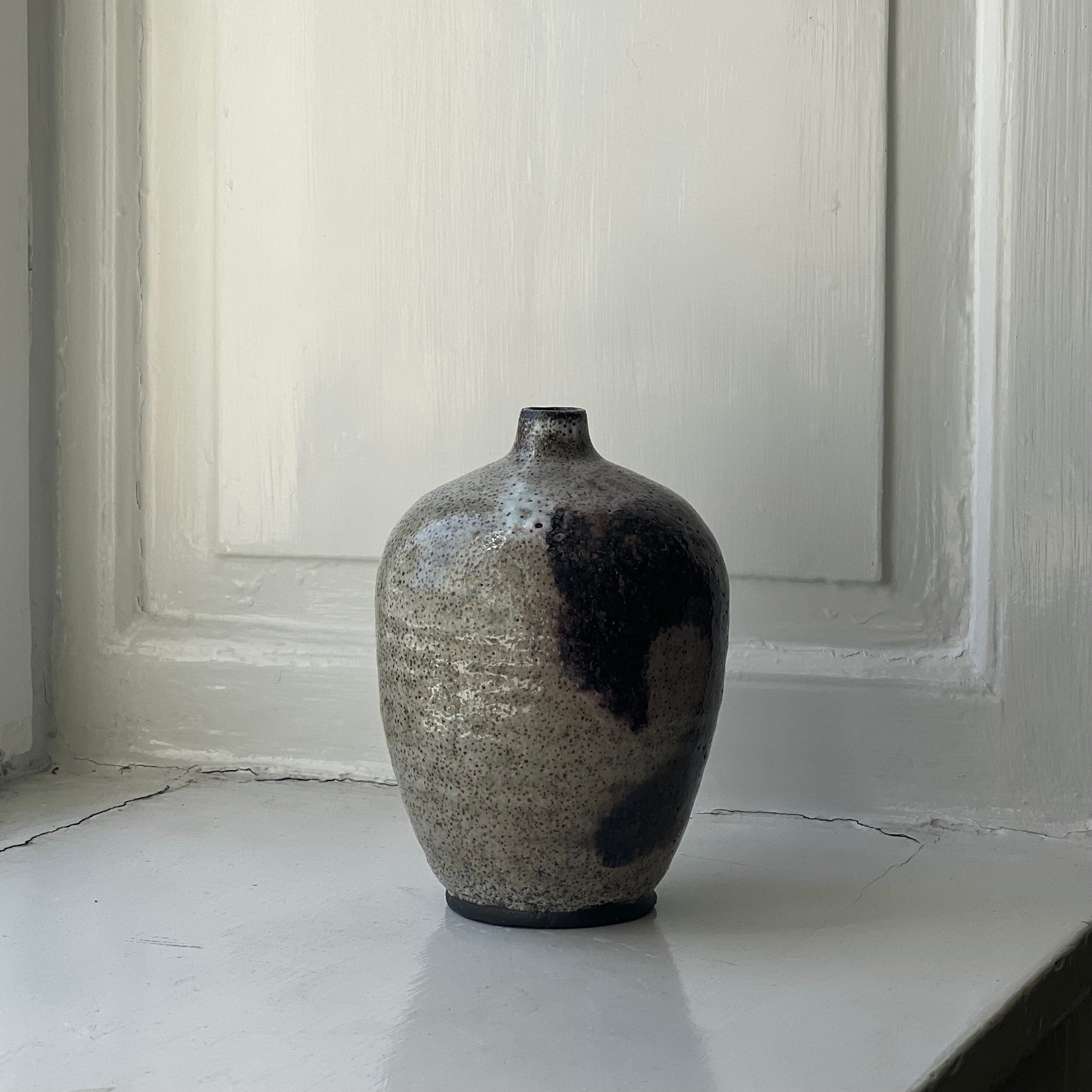 i det mindste Tekstforfatter Definition Stoneware Vase by Louise Egedal - YONOBI