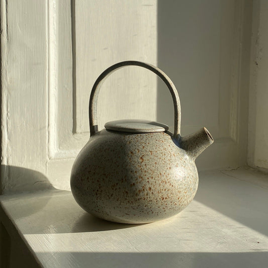 Handthrown teapot - Pale blue with speckle, Vibeke Ottesen, YONOBI