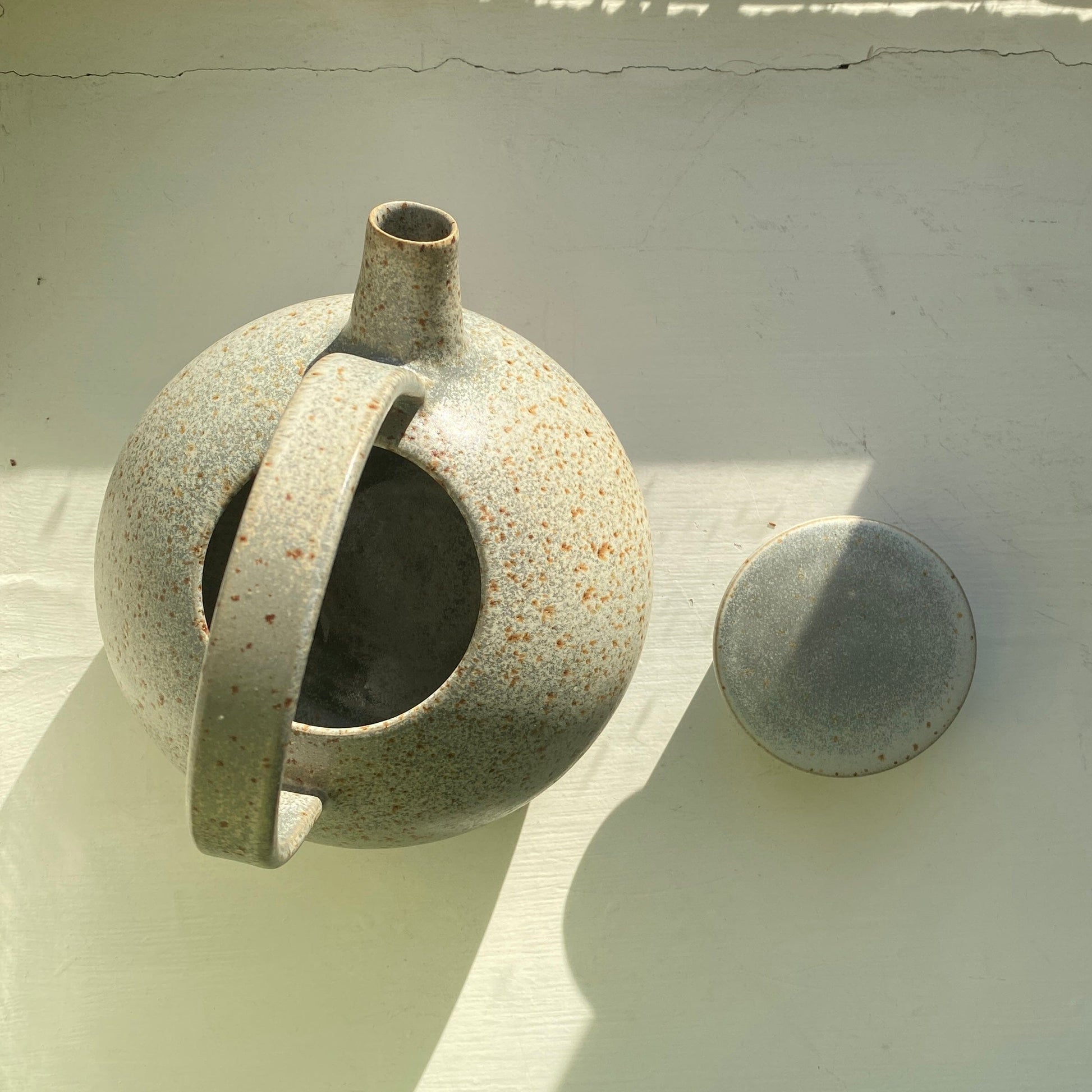 Handthrown teapot - Pale blue with speckle, Vibeke Ottesen, YONOBI