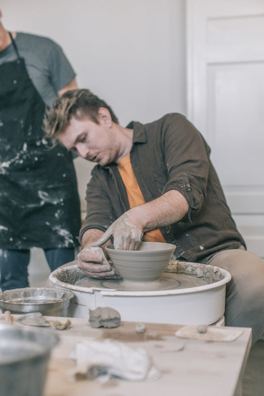 Experienced Evening wheel throwing class pottery class YONOBI classes 