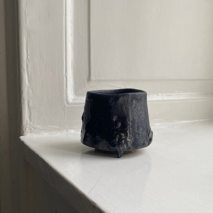 Yunomi Tea Cup - Black mug Saga Pottery 