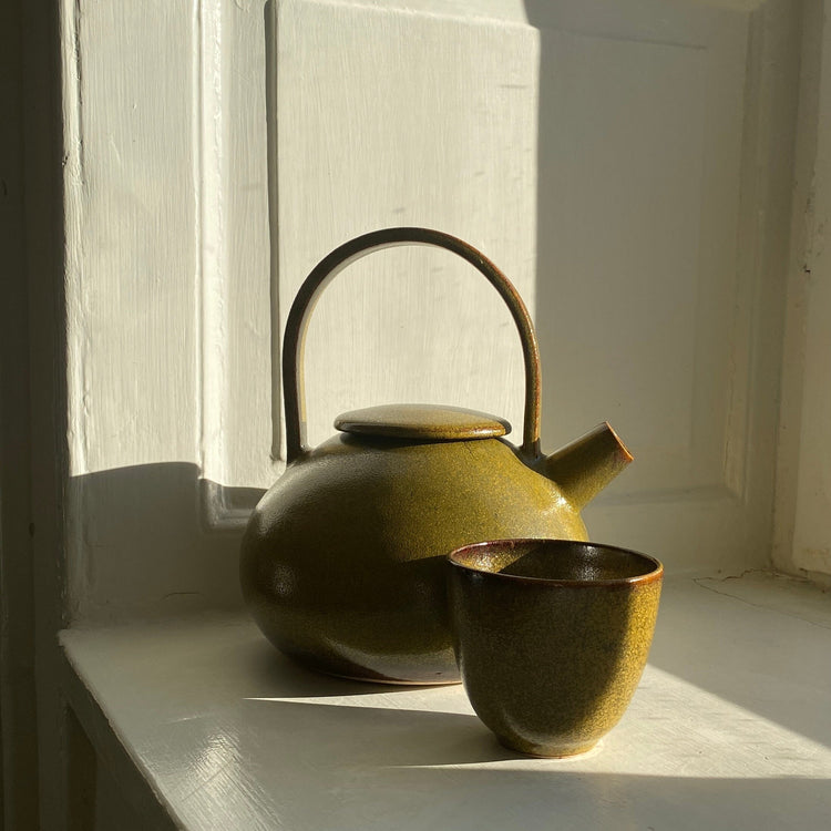 Handthrown cup - green, Vibeke Ottesen, YONOBI