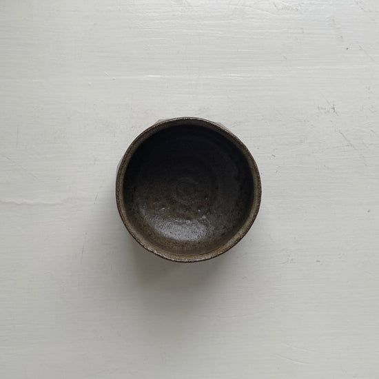 (Kopi) Handthrown Tea bowl - Unika - Black clay Cup Kristine Vedel Adeltoft 