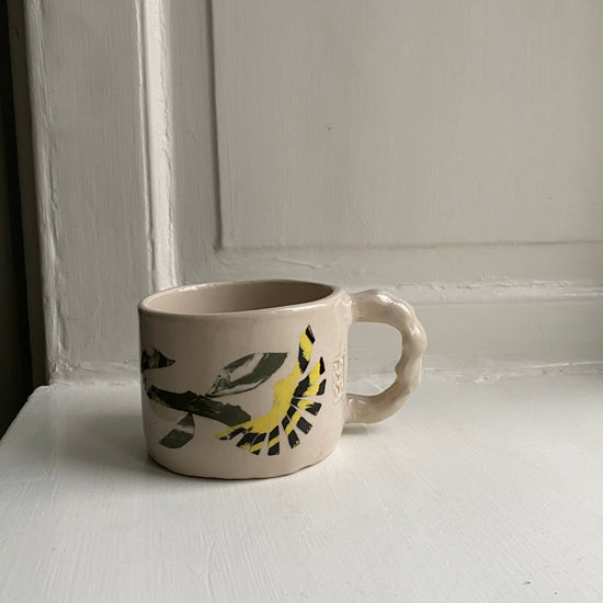 'Herbarium' Mug - Yellow/black flowers mug Premiata Ceramica Sperimentale 