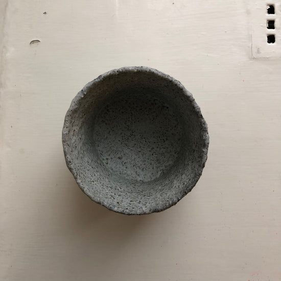 Yunomi cup – Local stone gray cup Birgitte Lorentzen 