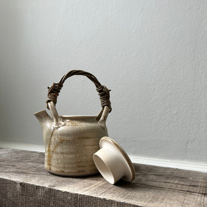 Hand-thrown Teapot with willow handle teapot Kristine Vedel Adeltoft 