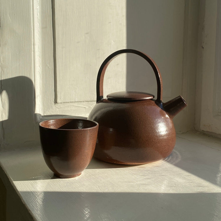 Handthrown cup - Brown, Vibeke Ottesen, YONOBI