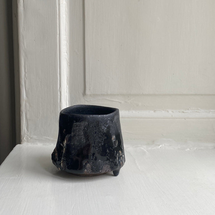 Yunomi Tea Cup - Black mug Saga Pottery 