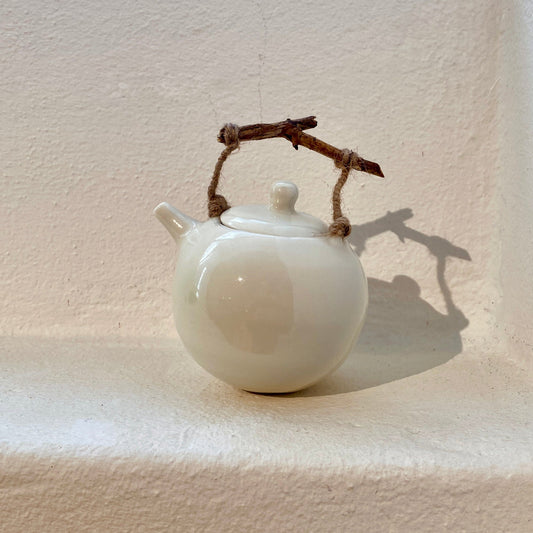 Unique Teapot in Porcelain teapot Haruka Ono 