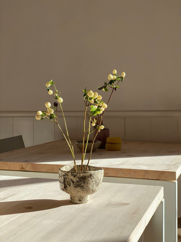 Ikebana vase by Malwina Kleparska Homekit YONOBI 