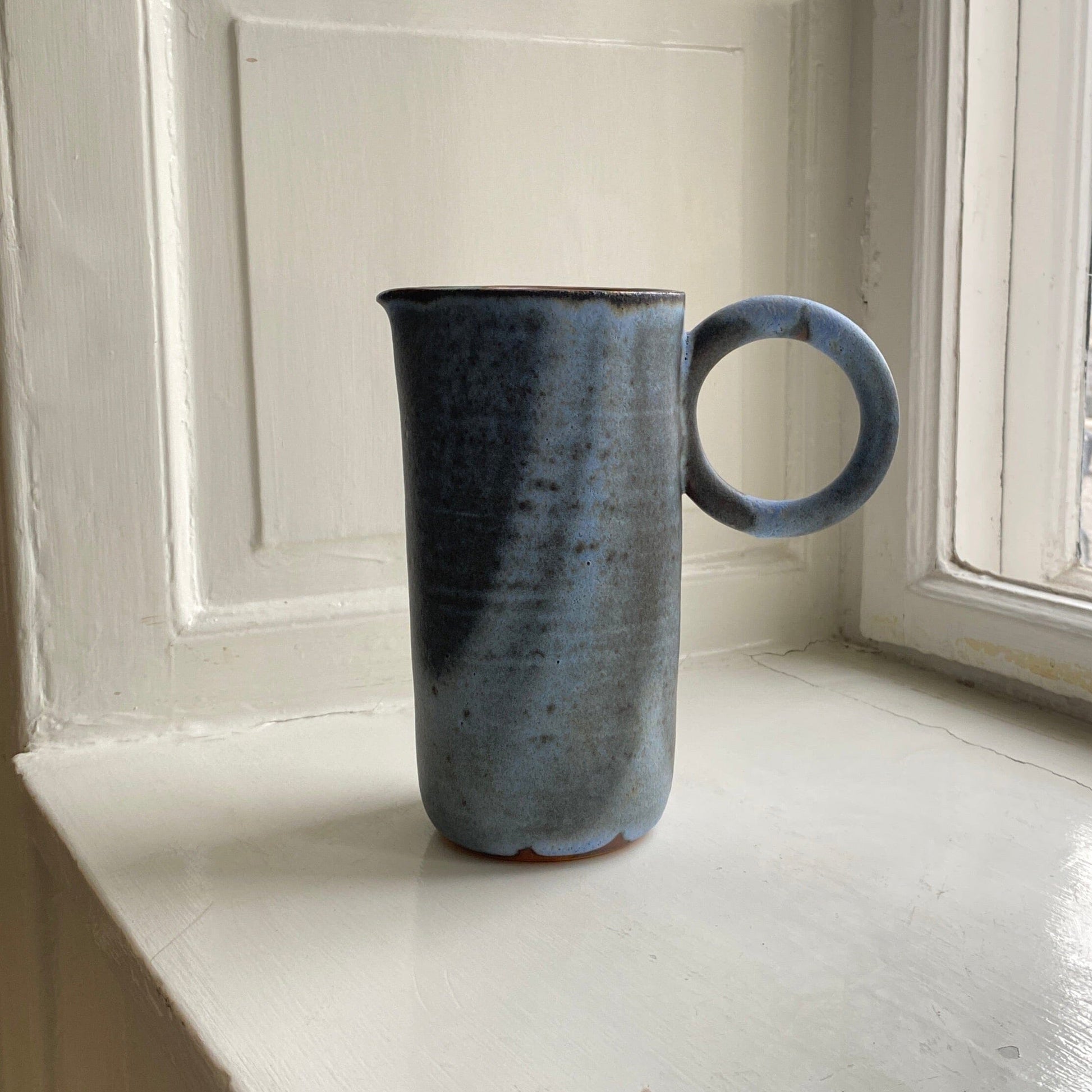 Pitcher pitcher Laetitia Di Gioia Blue w/ dark glaze 