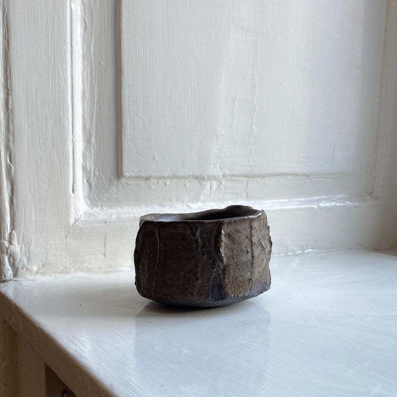 Handthrown Tea bowl - Unika - Black clay Cup Kristine Vedel Adeltoft Silk 