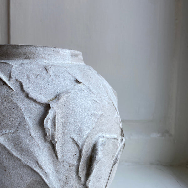 Moon Jar - Textured Uslev white Vase Kristine Vedel Adeltoft 