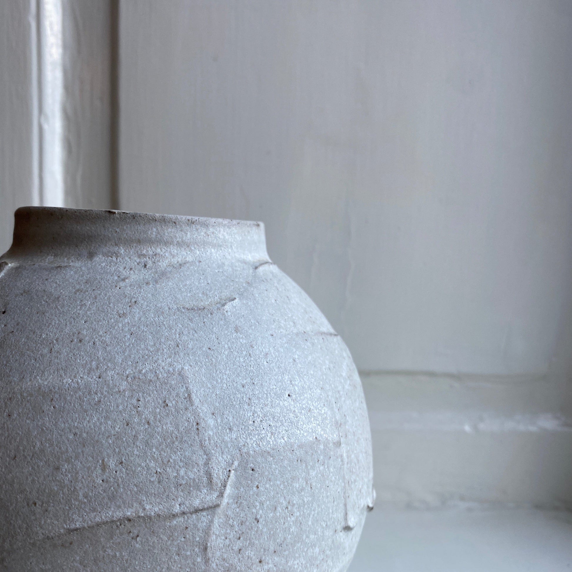 Moon Jar - Uslev White Vase Kristine Vedel Adeltoft 