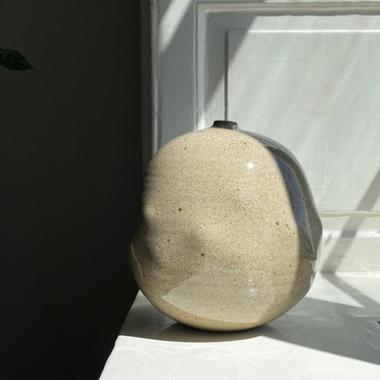 Stoneware Vase no. 5 vase Viki Weiland 