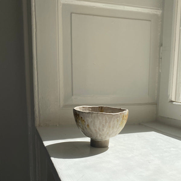 Ikebana Bowl – Silky Smooth with Volcanic Sand Vase Malwina Kleparska 