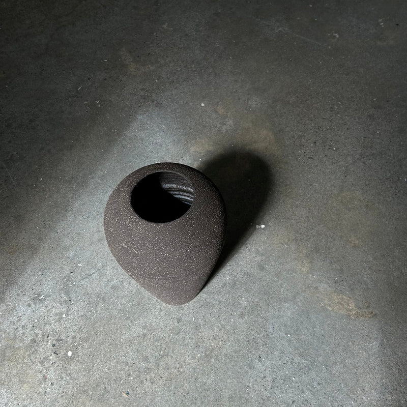 Unique Vase - black grogged stoneware Vase Pauline Boisaubert 