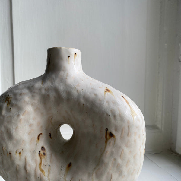 Vase with one hole – Bone white stoneware Vase Malwina Kleparska 