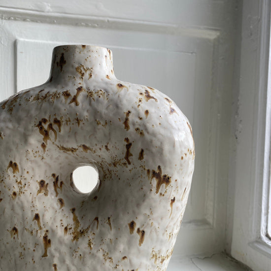 Big Vase with one hole – Bonewhite stoneware Vase Malwina Kleparska 