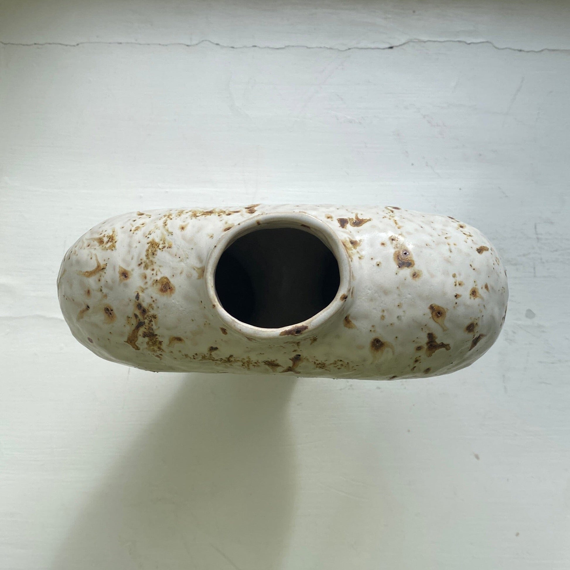 Big Vase with one hole – Bonewhite stoneware Vase Malwina Kleparska 