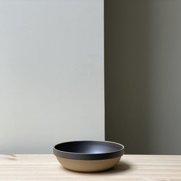 Round Bowl - medium bowl Hasami Porcelain Black 