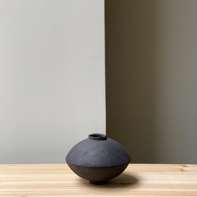 Small Mandorla Vase - Wabi, Laura Pasquino - 