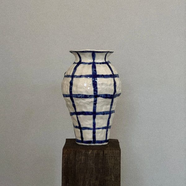 Coiled Porcelain Vase - no. 3, Caroline Harrius - 